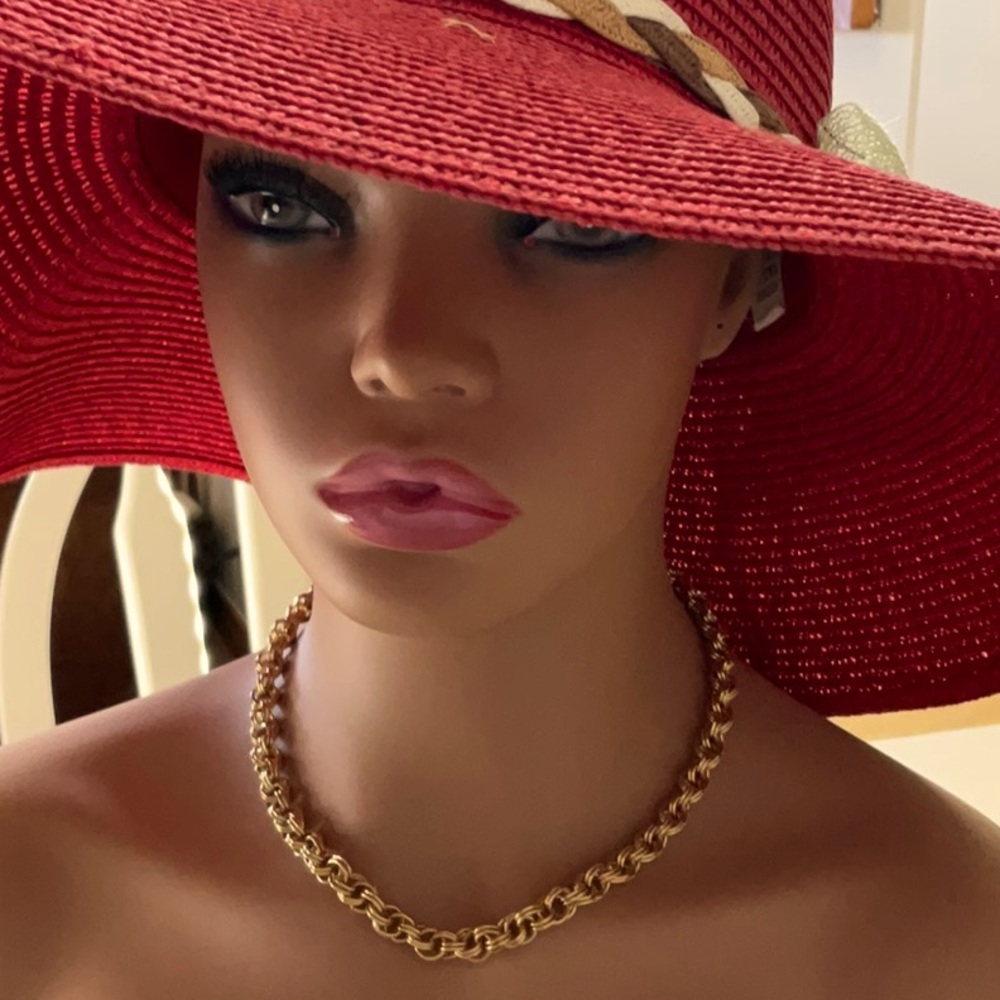 Gold tone necklace
